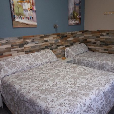 Hostal La Pilarica Paterna Exteriér fotografie