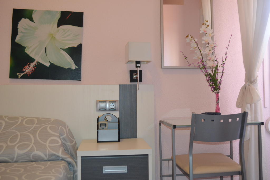 Hostal La Pilarica Paterna Pokoj fotografie