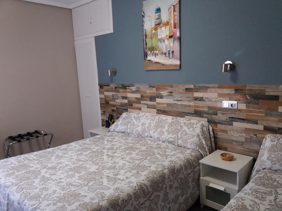 Hostal La Pilarica Paterna Exteriér fotografie