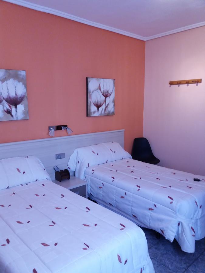 Hostal La Pilarica Paterna Exteriér fotografie